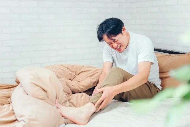 「骨折ではない」と言われたのに痛みが続く理由【江戸川橋の整体ならココ】